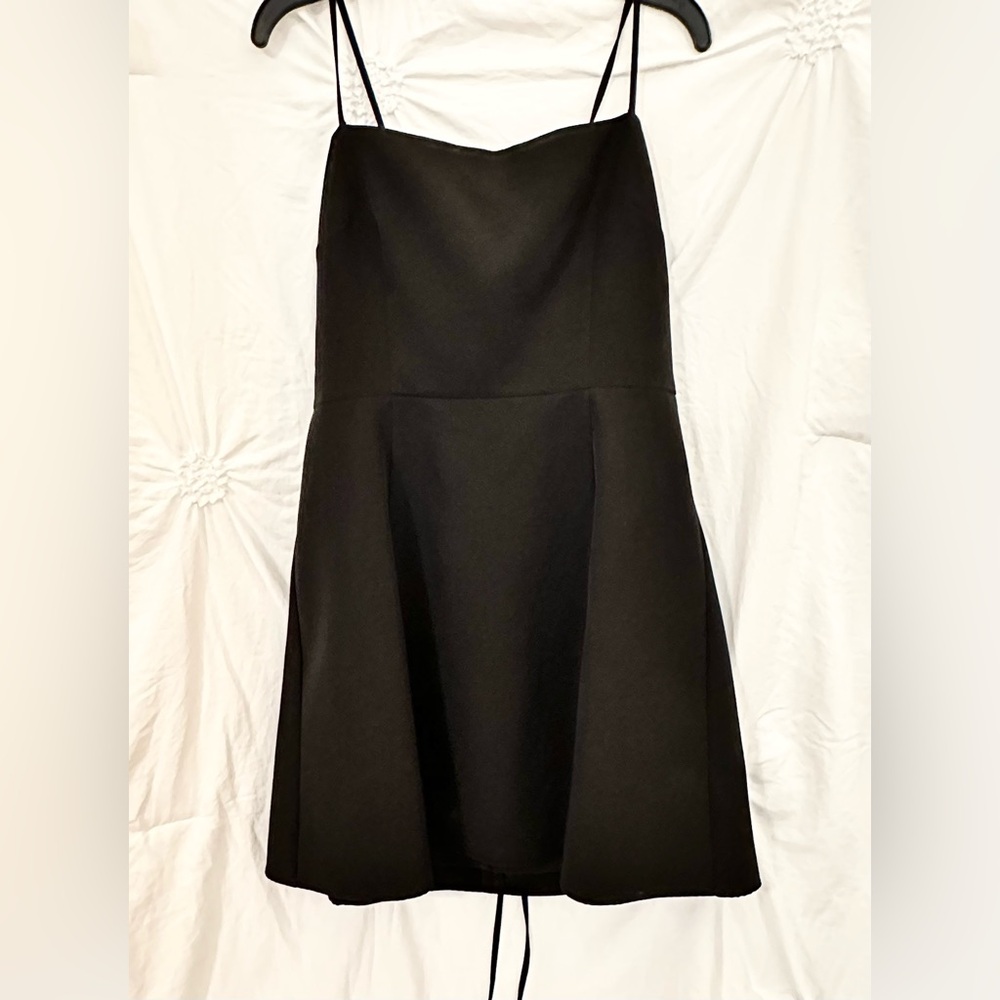 Gianni Bini Little Black Spaghetti Strap Backless Straight Neck Mini Dress Sz 6